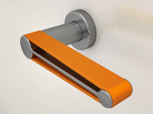 不銹鋼+皮革的緩沖門把手設計