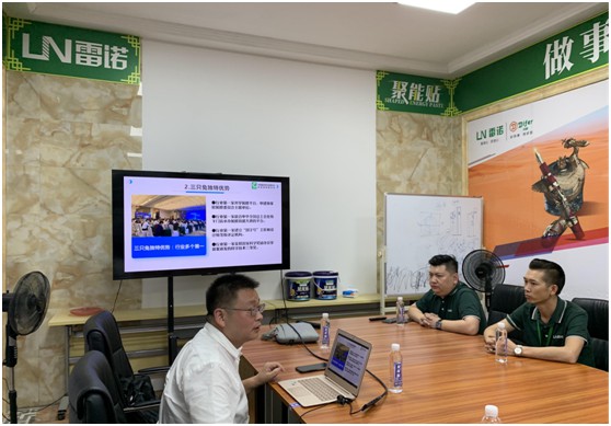 三只兔總裁韓軍一行蒞臨雷諾瓷磚膠參觀考察，初步達成合作意向